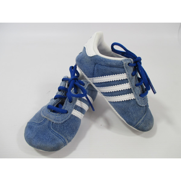 brecha artería físico Infant Adidas Gazelle Trainers Blue and White Size UK 4 - BuyCharity